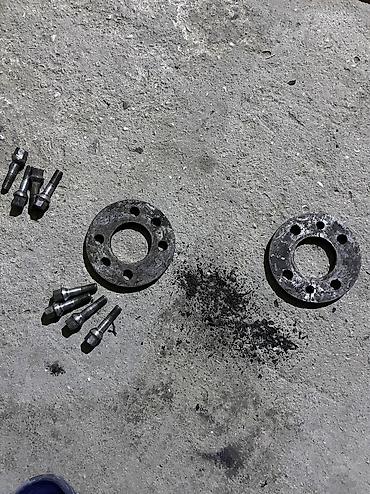 r17 disklər: Lada vaz disk saybasi ve boltlari satilir Saybanin birinde ortadan cat — 1