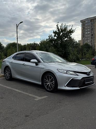 byd e1: Toyota Camry: 2023 г., 2.5 л, Автомат, Гибрид, Седан — 4