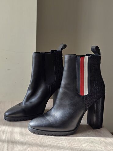 осенние ботильоны: Батинкелер, 39, Tommy Hilfiger, Жаңы, түсү - Кара, Өзү алып кетүү
