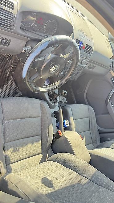 Продажа авто: Volkswagen Touran: 2003 г., Механика, Минивэн — 4