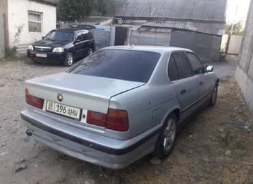 BMW: BMW 520: 1992 г., 2 л, Механика, Бензин, Седан