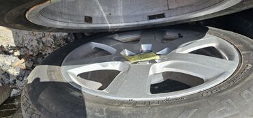 kupujem prodajem gume 8.25 20: Felne bile na Audiu q5 5x112 dve gume dobre dve onako kao sto se vidi