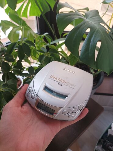 Другая аудиотехника: Продаю sony discman model D-E200. полностью рабочий состояние хорошее