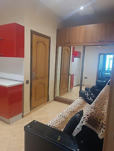 7ci mk: Kirayə ev. 7-ci mkr Piramida MTK Mebel və məişət avadanlıqları ilə — 2
