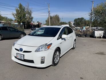 самая дешёвая машина в кыргызстане: Toyota Prius: 2013 г., 1.8 л, Робот, Гибрид, Хэтчбэк