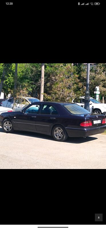 c class 240 mercedes: Mercedes-Benz E 230: 2.3 l | 1996 il Sedan