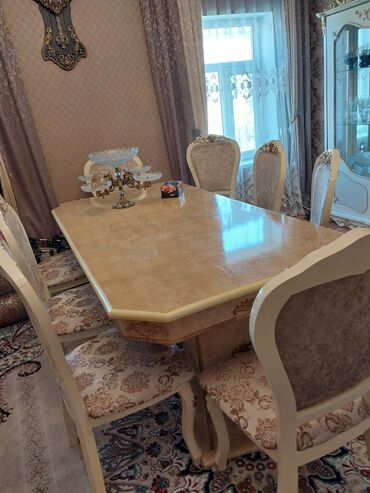 iwlenmiw stol: Qonaq otağı üçün, İşlənmiş, Açılmayan, Kvadrat masa, 8 stul, Türkiyə
