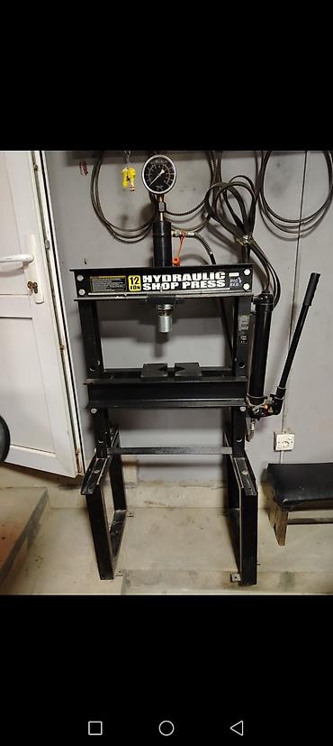 su matoru gidrafon: 12 tonluq hidravlik pres – BIG RED Hydraulic Shop Press - Yükləmə — 1