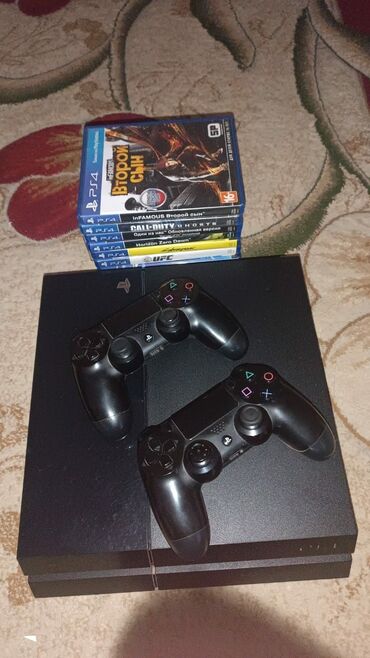 плейстейшен 2: Продам ps4 на 500гб с играми и 2 джойстика, игры те что на фото с ps4