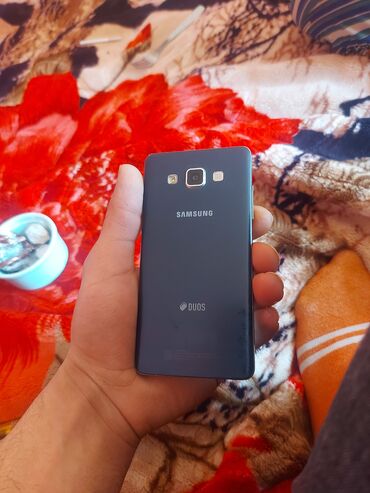 100 manata telefonlar: Samsung Galaxy A5 2017, 16 ГБ, цвет - Черный, Две SIM карты
