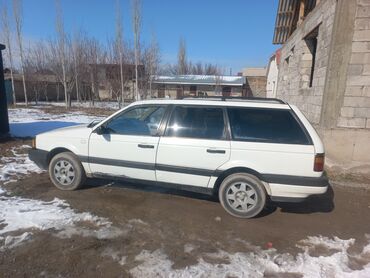 Volkswagen: Volkswagen Passat: 1988 г., 1.8 л, Механика, Бензин, Универсал