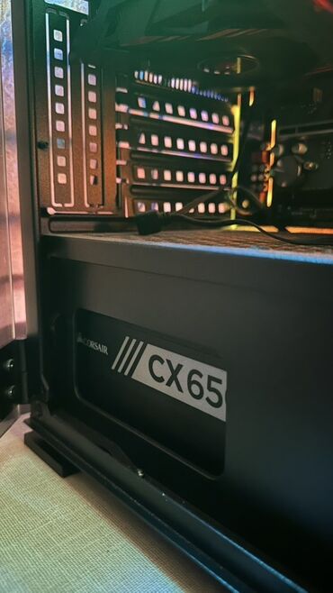 Masaüstü kompüterlər və iş stansiyaları: Oyun üçün masaüstü komputer Parametler: - GPU: PowerColor AMD RX — 9