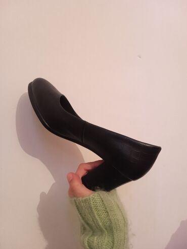 хорошие туфли: Туфли 37.5, цвет - Черный