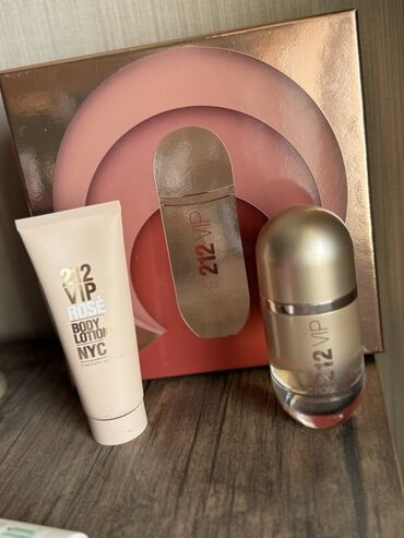 let's go чай призовая акция 2021: Carolina Herrera 212 VIP Rosé qadınlar üçün hədiyyə dəsti. ORİGİNAL
