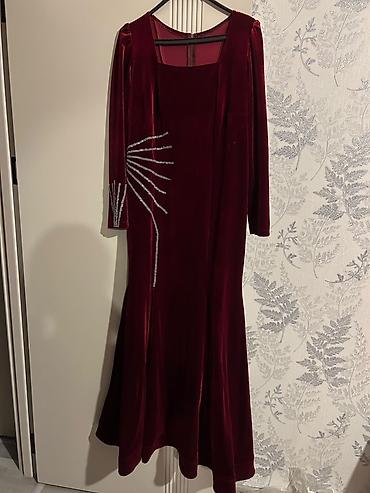 Bordo rəngli məxmər ziyafət geyimi 44 ölçü - Material: qalın, yumşaq