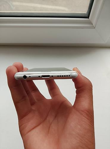 Apple iPhone: IPhone 6s, серебристый - Дисплей 4.7" Retina (1334×750), 3D Touch - — 3