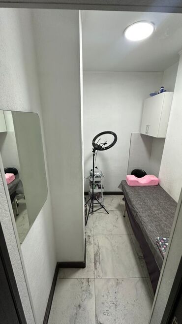 место тц: Сдаю Кабинет в салоне, 10 м², Для бровиста, Для визажиста, Для лешмейкера