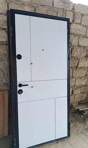 seyf qapi: Seyf qapı 3eded eyni ölçüdə, qapılar təzədi üzerine qoyub çıxarılıb — 4