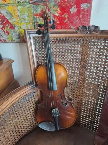 Violine: Violina sa gudalo u dobrom stanju sa manjim tragovima koriscenja, sve — 1