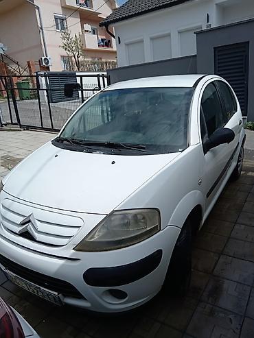 ld plavi: Citroën C3, bela boja, 5 vrata, hečbek.Registrovan do 11.2026. Vlasnik — 2