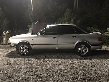 Audi 80: 1992 г., 2 л, Механика, Газ, Седан