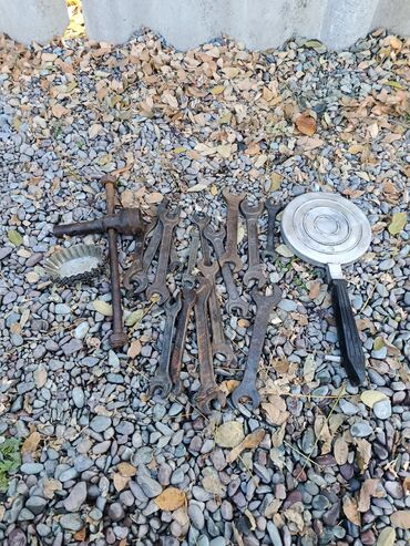 купить мощный насос для полива: Набор разнородного слесарного инструмента. В составе: - Набор