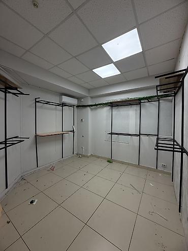 Аренда помещений свободного назначения: Сдается помещение 50 м2 75000 сом и депозит Первая линия. Доступ — 23