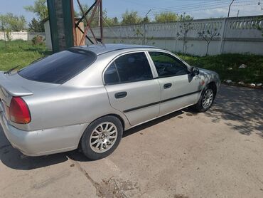 Mitsubishi: Mitsubishi Carisma: 1998 г., 1.6 л, Механика, Бензин, Хэтчбэк