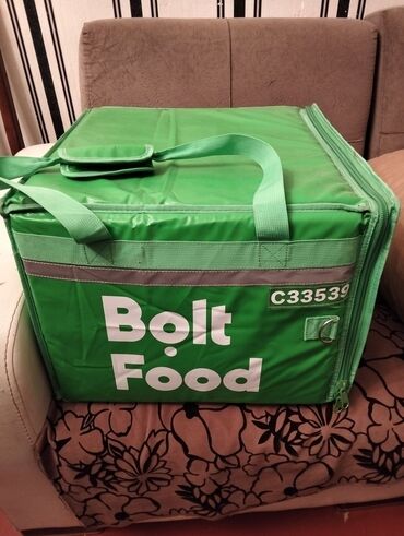 Biznes üçün program təminatı: Bolt Food termal çanta - Rəng: yaşıl, ön tərəfdə “Bolt Food” loqosu