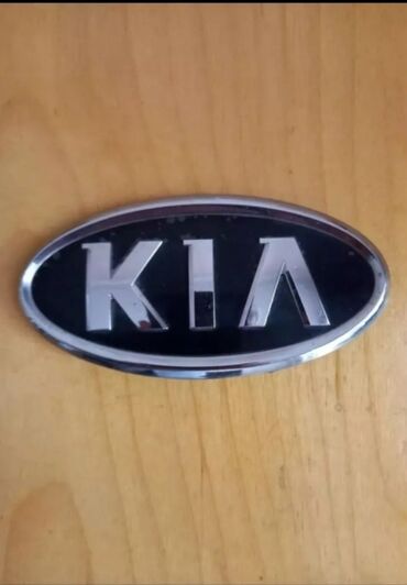 kia logosu: Kia,sedan,nişan. işlənmiş,amma ?yaxçı,vəziyyətdə