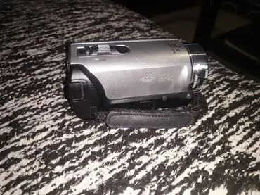 Video kamere: 1. Kamkorder Sony Handycam Dcr-Sx21 siva 2. Sony DCR-HC51E Camcorder — 11