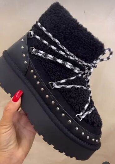 mona style obuca: Ugg mini čizme, bоја - Crna, 38