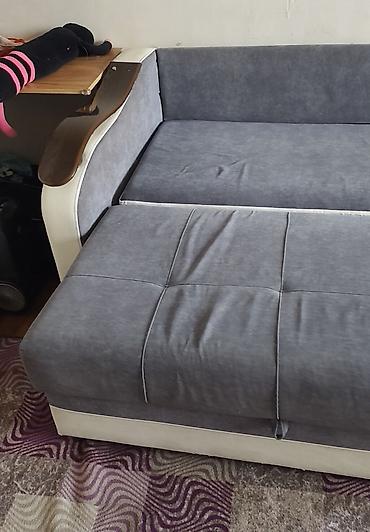 sofa: Б/У диван, на фото всё видно, без торга, окончат.цена - Габариты в — 5