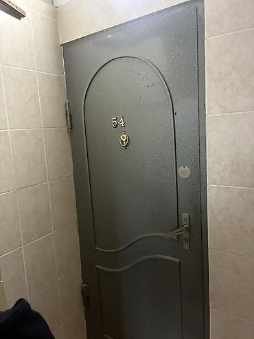 dekor sar: Dəmir giriş qapısı - Material: tam metal konstruksiya, ağır və möhkəm — 1