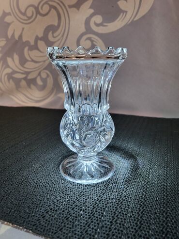 Vaze i saksije: Vaza, Novo — 1