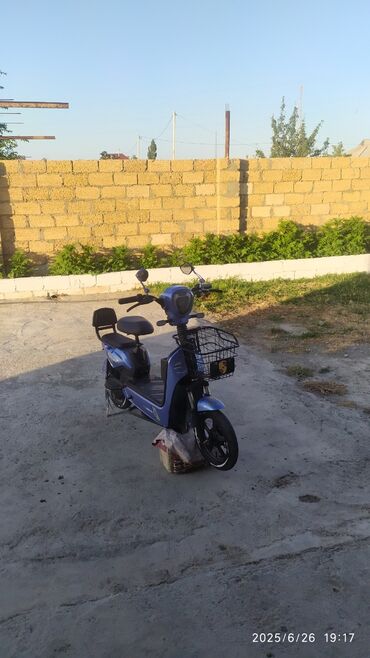 Yağlar və avtokimyəvi maddələr: - EVESTAR 50 sm3, 2024 il, 35 km