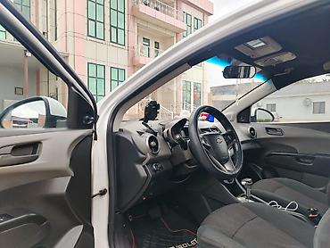 Chevrolet: Chevrolet Aveo: 1.4 l | 2011 il Sedan — 8