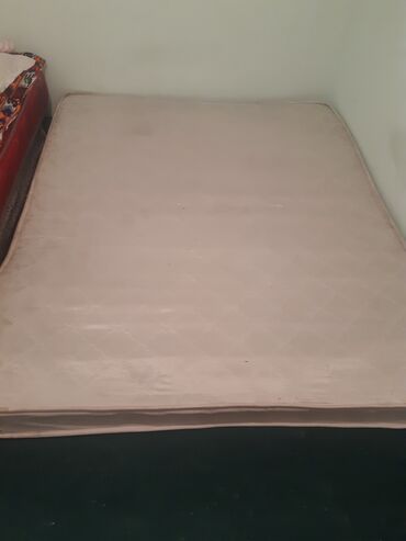 Матрасы: Продаю матрас от двуспальной кроватки, в хорошем состоянии