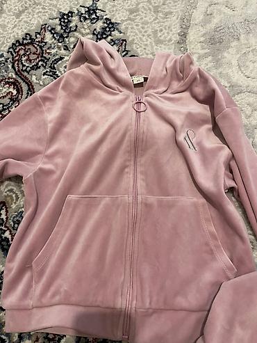 Другая мужская одежда: Продаю пакет вещей за 1000с
Размеры мужские M,L
Размеры женские Xs,S — 10