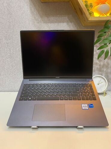 huawei matebook d15 qiymeti: Intel Core i5, 16 GB, 15.6 "