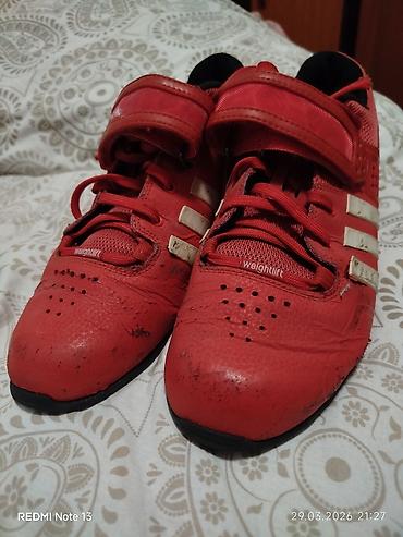 кошельки бишкек: Мужские кроссовки, 43, Adidas, Б/у, цвет - Красный — 3
