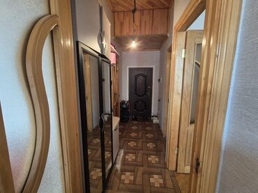 Dekorlar və bəzəklər: 9-cu mikrarayonda Nəsimi metrosuna yaxın 17 mərtəbənin 2 ci — 13