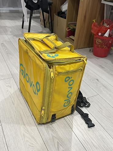 рюкзак glovo: Терморюкзак курьерский Glovo - Объём: примерно 40–50 л, форм‑фактор — 4