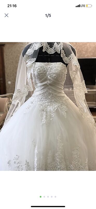 свадебные платья с шлейфом: Продаю или сдаю свадебное платье. Платье одевали 1 раз, шикарный шлейф
