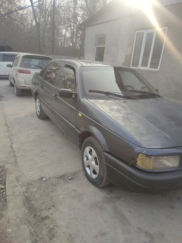 Другие Автомобили: Седан темно‑серого цвета. Кузов 4‑дверный, тонированные стекла по — 2