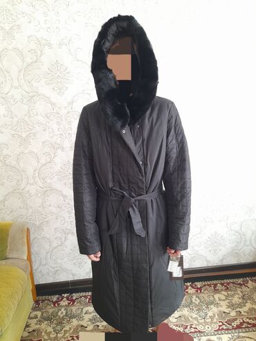 трикотажные туники для полных женщин: Утеплённое женское стёганое пальто с капюшоном и меховой опушкой