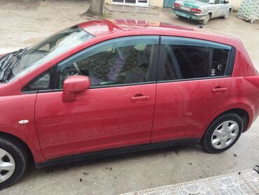 Nissan: Nissan tida satlir əla vəziyyətdədir avtomobilinin salonu – tam daxili — 10