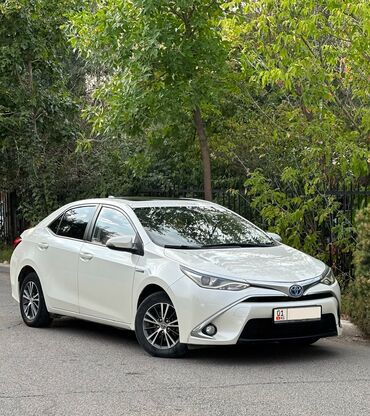 Toyota: Toyota Corolla: 2018 г., 1.8 л, Вариатор, Гибрид, Седан