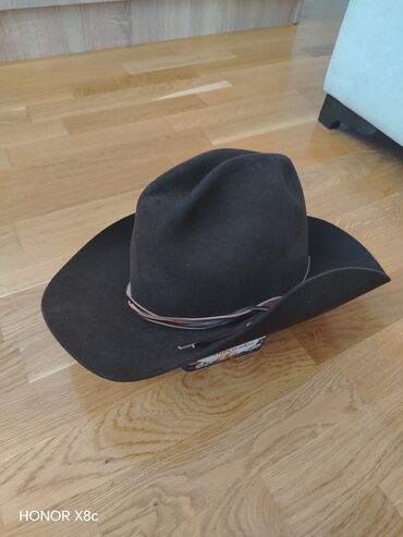 Kape i aksesoari: Muski kaubojski sesir je kao nov, ocuvan. Materijal prevrnuta koza — 7