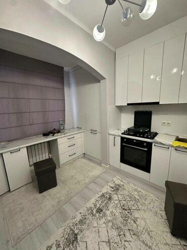 продаю дом город бишкек: 1 комната, 42 м², 106 серия улучшенная, 8 этаж, Евроремонт